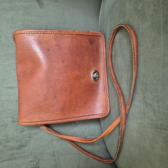 Cogncac Leather Purse Similar To Coacg - Picture 2 of 9